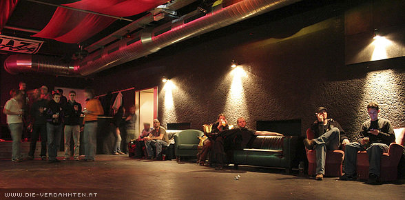 ...im leider zu diesem Zeitpunkt schon viel zu leeren Saal