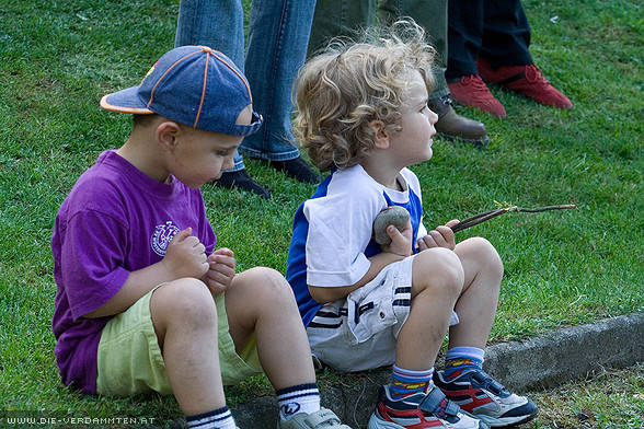 Mini Hooligans (samt Bewaffnung)