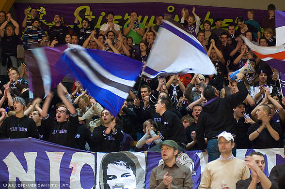 Der Austria-Fanblock ist auch am 2. Tag des Turniers bestens gef�llt