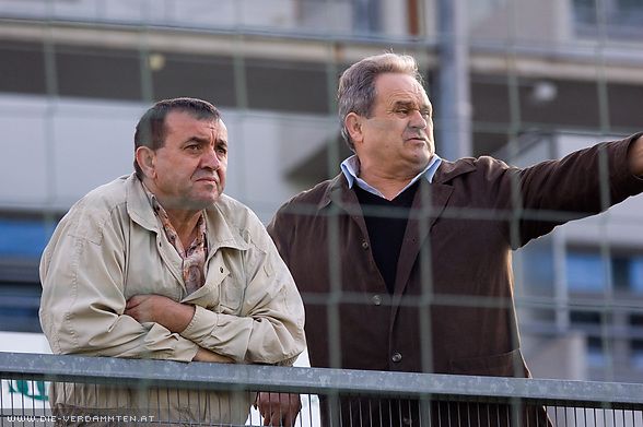 Auch au�erhalb des Platzes hat man eine gute Sicht auf das Spielfeld...