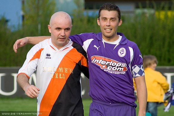 Obertrums Stanislav Stevic mit Austria-Kapit�n Ivan Pecaranin