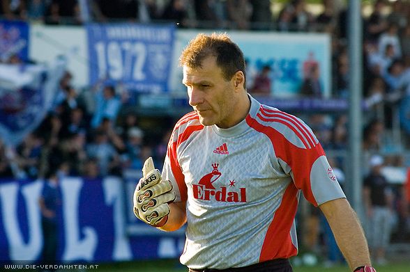 FC Hallein Goalie Gerhard Winkler