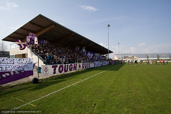 1.300 Fans sind beim Fr�hjahrsauftakt dabei