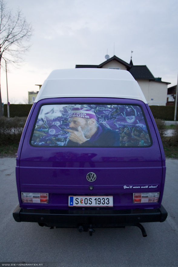 Opa-Viola-Gedenkbus