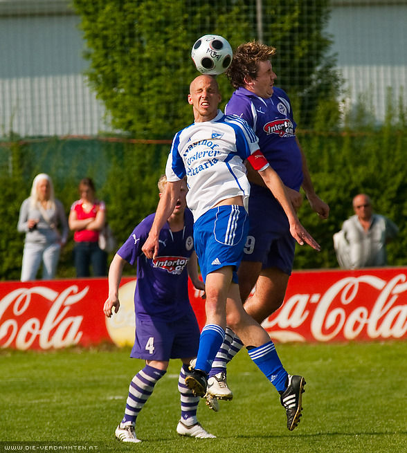 Oliver Trappl gegen den B�rmooser Kapit�n Severin Streitwieser