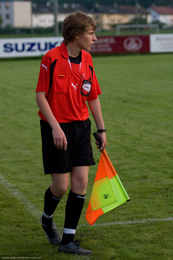 Schiedsrichter-Assistent Markus Tiefgraber