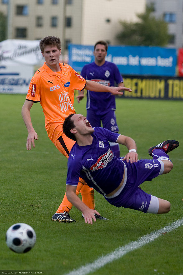 Foul an Peter Urbanek