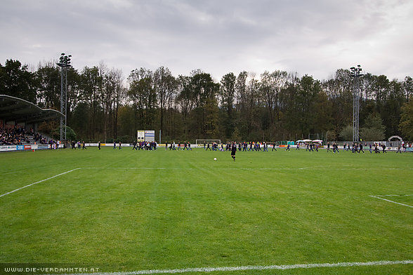 Kleine V�lkerwanderung vor dem Spiel
