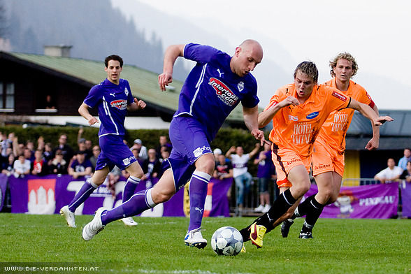 Gegen den FC Zell am See am 17.04.2010