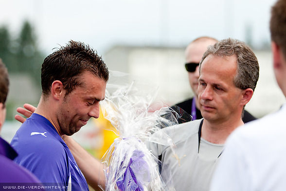 ... und Kapit�n Ivan Pecaranin