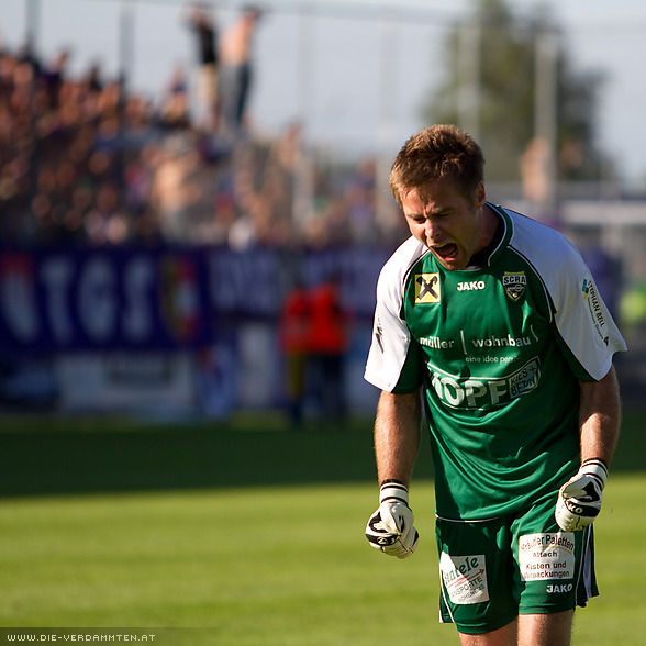 Altach-Goalie Martin Bischof �rgert sich