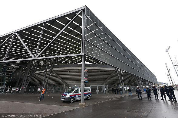 Tivoli Stadion von au�en