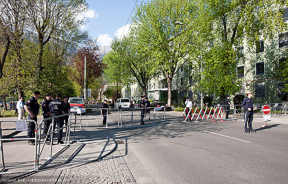 Sperrzone rund um den Sportplatz Fennerkaserne
