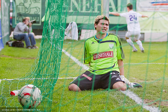 In der 75. Minute trifft Marco Vujic per Kopf zum 1:0