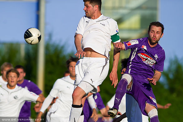 Wattens-Kapit�n Alexander H�rtnagl gegen Dusan Pavlovic