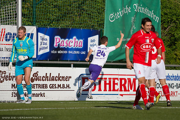 In der 18. Minute trifft Marko Vujic nach Kreuzwirth-Flanke zum 1:0