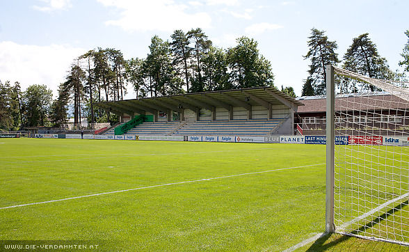 Heimtrib�ne