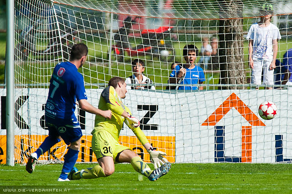 In der 54. Minute trifft Semih Yasar zum 1:0 f�r die Gastgeber