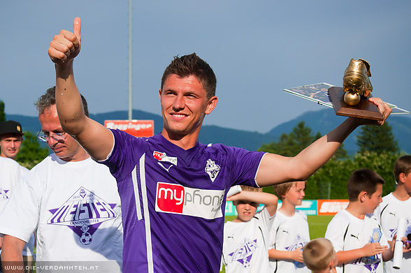 Marko Vujic kr�nt sich mit 22 Treffern zum Torsch�tzenk�nig der Regionalliga West