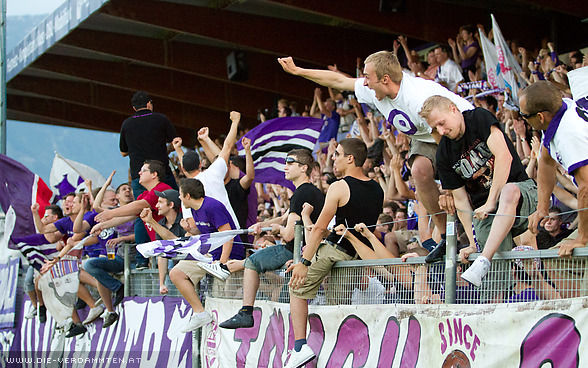 Fanblock beim Schlu�pfiff