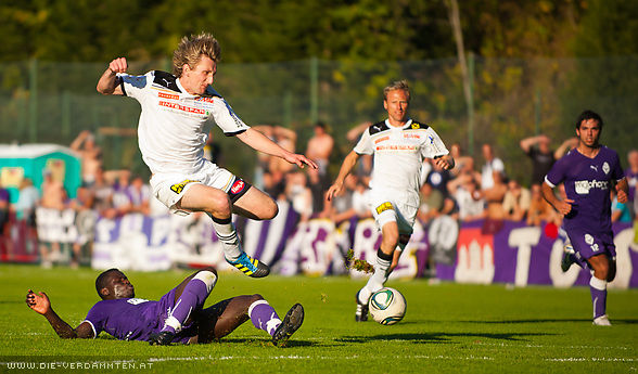 Sonko Pa stoppt Christian Lederer, Erwin Keil st�sst nach und stellt auf 2:0