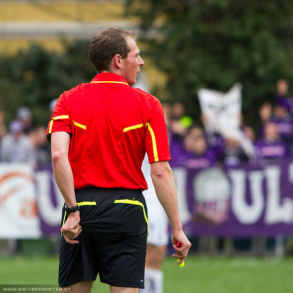Schiedsrichter Daniel Bod�
