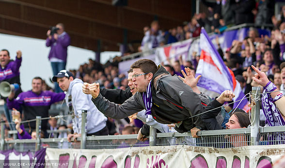Torjubel im Fanblock