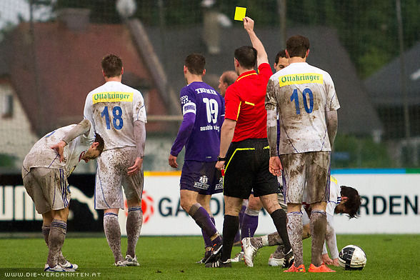 Gelbe Karte f�r Florian Hirsch