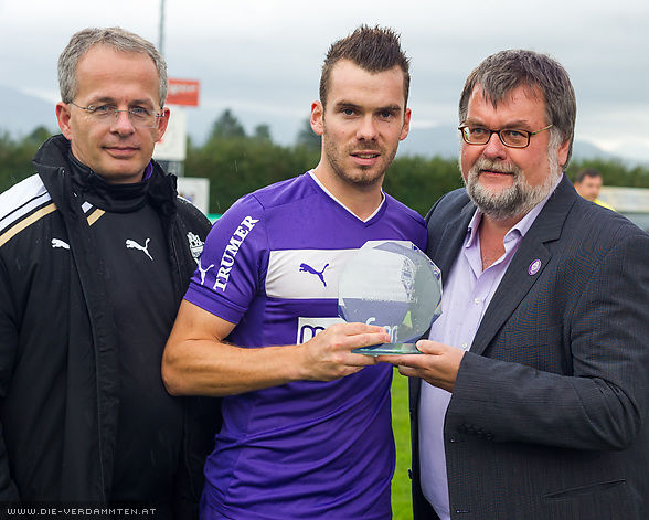 Florian Hirsch erh�lt die Bruno-Troph�e f�r den beliebtesten Amateurfu�baller �sterreichs