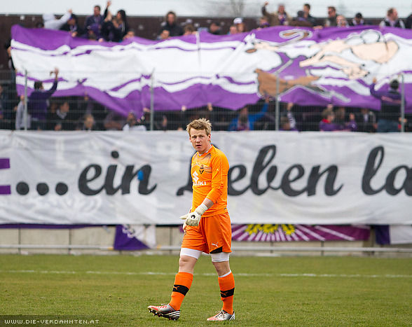 Stefan Ebner vor dem zweiten Teil der Ausw�rts-Choreo