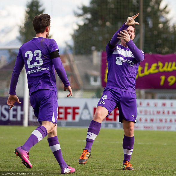 ... trifft in der 19. Minute zur 1:0 F�hrung