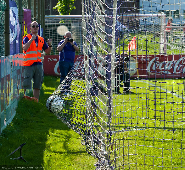 In der 9. Minute trifft Michael Perlak zum 1:0 f�r die Austri