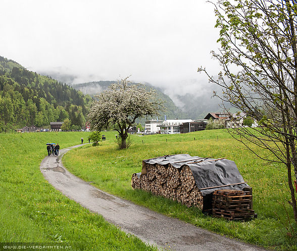 Zugang zum Sportplatz