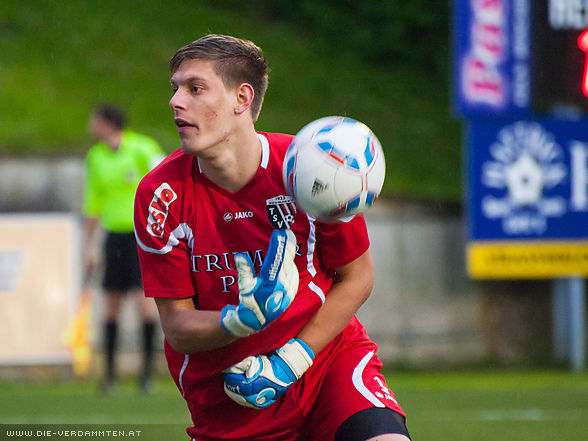 Neumarkts Goalie Alexander Strobl