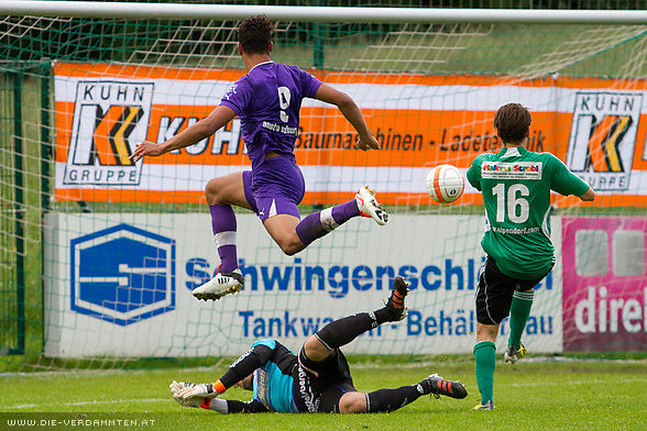 Karim Onisiwo trifft in der 37. Minute zum 1:0 f�r die Austria