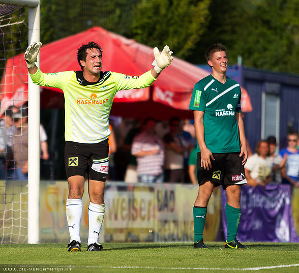 Eugendorf-Goalie Stefan Höllbacher nach dem 3:2