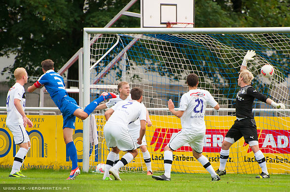 Schwaz geht in der 11. Minute mit 1:0 in F�hrung