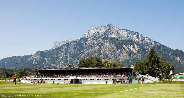 Anifer Haupttrib�ne mit Untersberg