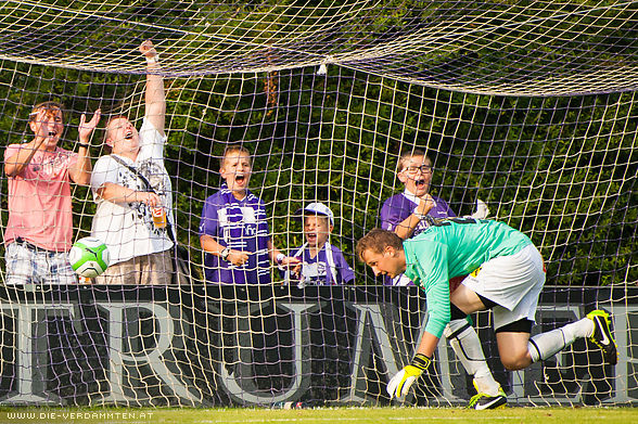 Wacker-Goalie Julian Weiskopf erh�lt einen weiteren Treffer...