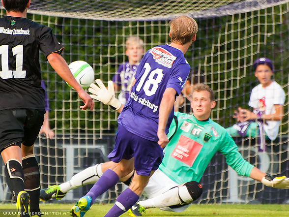 Michael Perlak mit dem Treffer zum 4:1 Endstand