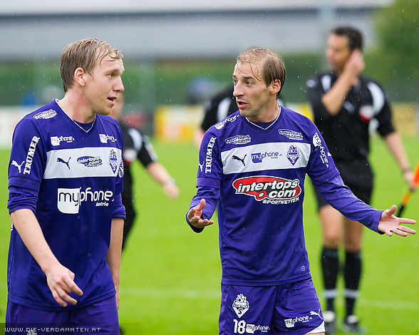 Raimund Friedl und Michael Perlak beim Gang in die Kabinen
