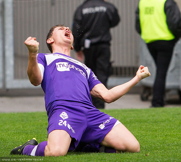 Marko Vujic erh�ht in Minute 32 auf 2:0