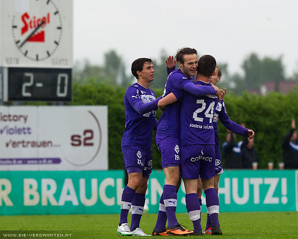 Christopher Mayr trifft in der 84. Minute zum 3:0 Endergebnis