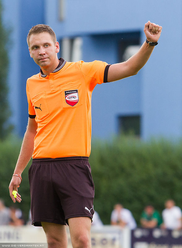 Schiedsrichter Florian J�ger