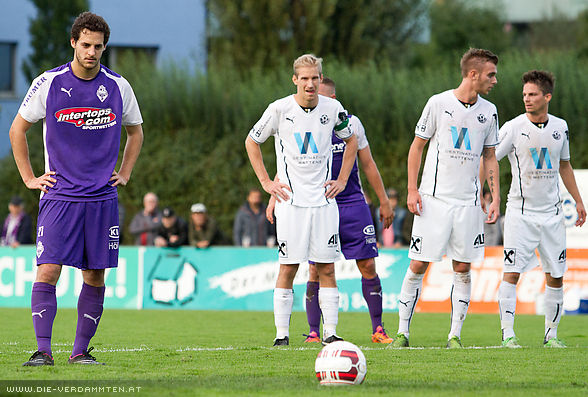 In der 44. Minute gibt es Elfmeter f�r die Austria