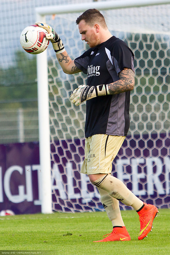 Seekirchen-Goalie Matthew O'connor